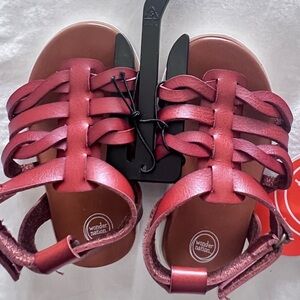 Wonder nation brown size 4 sandals
